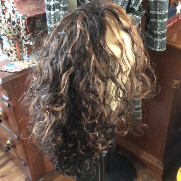 FreeTress Fullcap Drawstring Type Samara Girl Double combed for Secure Hold - Picture 6 of 12